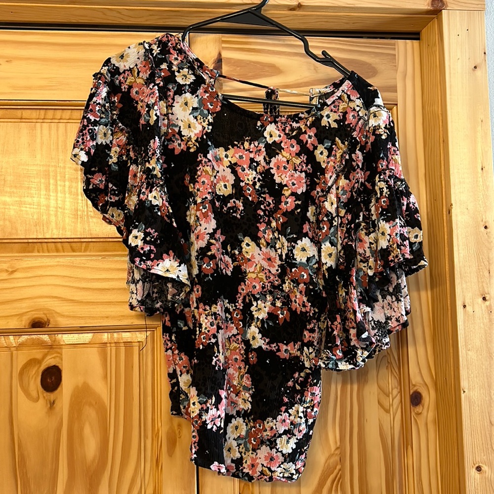 NWOT black flowered top, size S